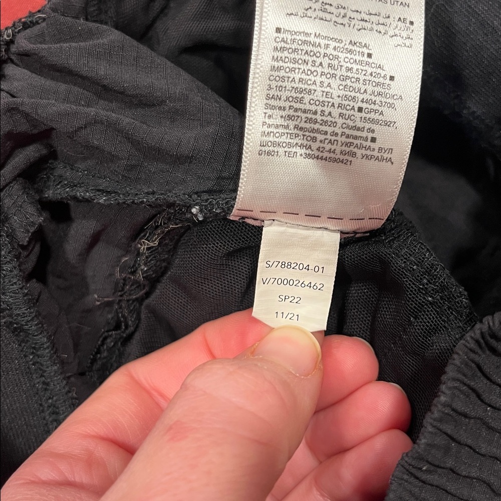 Athleta Trekkie Cropped Active Pants Size 6 in Black - Picture 9 of 13